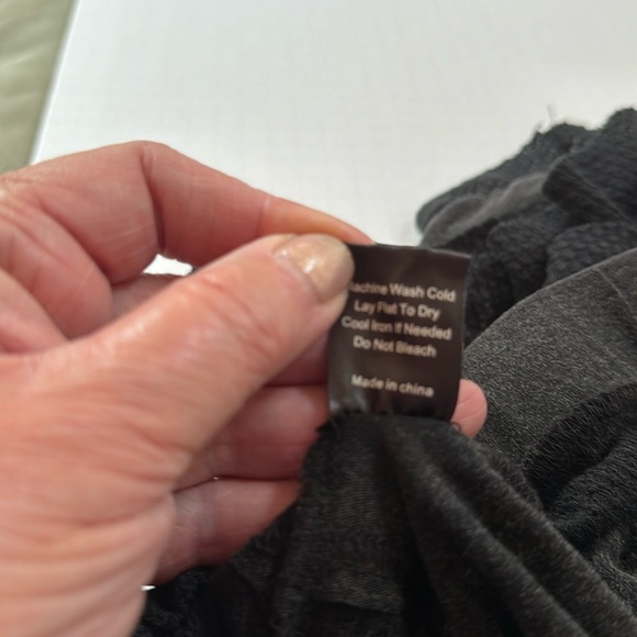 POL Shorts Gray Knit & Black Waffle Knit Trim Flutter Hem Elastic Waist, Pockets - Picture 7 of 8